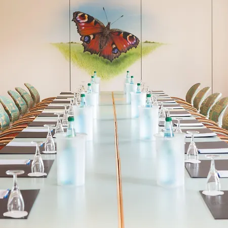 מלון Abacus Tierpark 4*