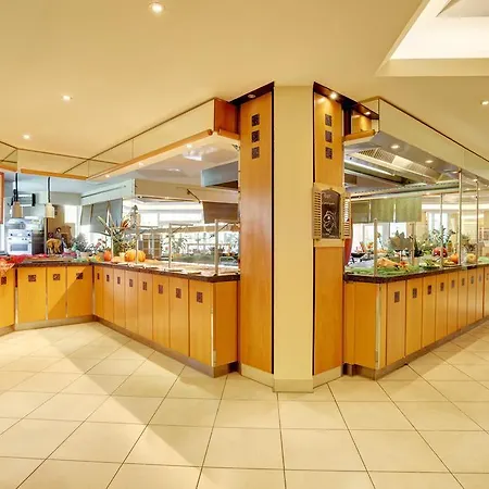 מלון Abacus Tierpark 4*